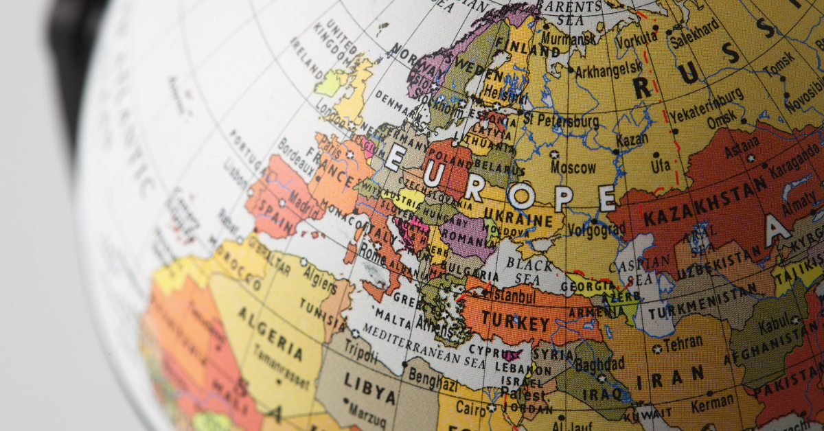 CV vs Resume Abroad: How to Choose Your Document for International Roles