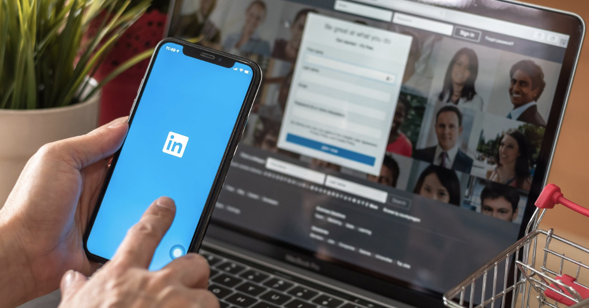 Optimizing Your LinkedIn Profile for Visibility 